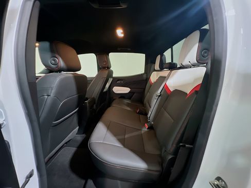 Used 2024 GMC Canyon AT4X AWD/4WD image 17