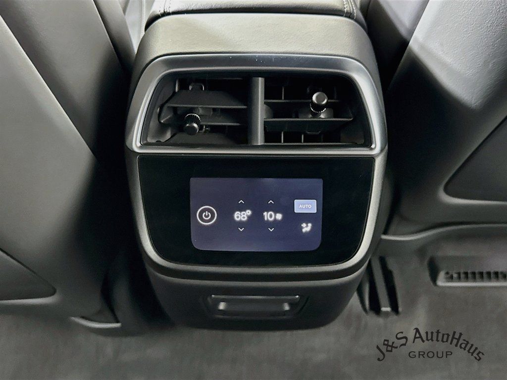 Used 2024 Lucid Air Pure RWD image 31