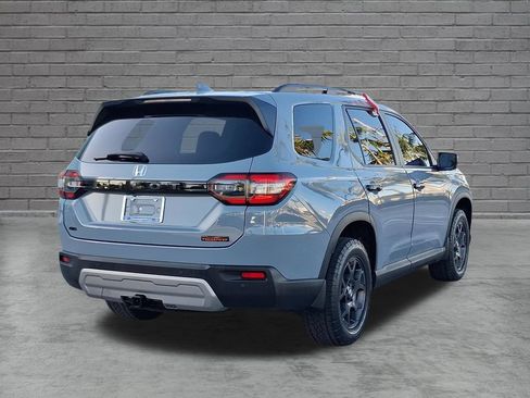 Used 2024 Honda Pilot TrailSport image 8