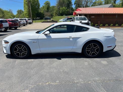 Used 2018 Ford Mustang GT RWD image 8