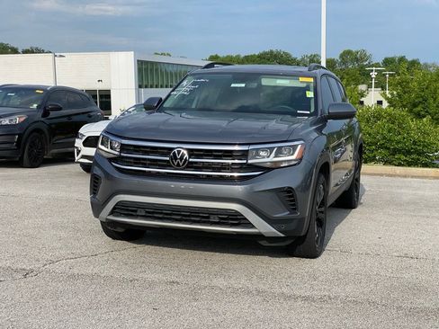 Used 2023 Volkswagen Atlas SE AWD/4WD image 3