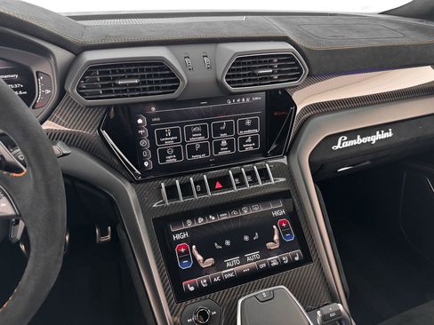 Used 2024 Lamborghini Urus Performante image 18