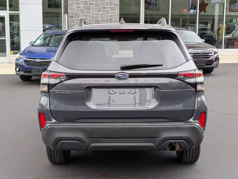 Used 2025 Subaru Forester Premium AWD/4WD image 3