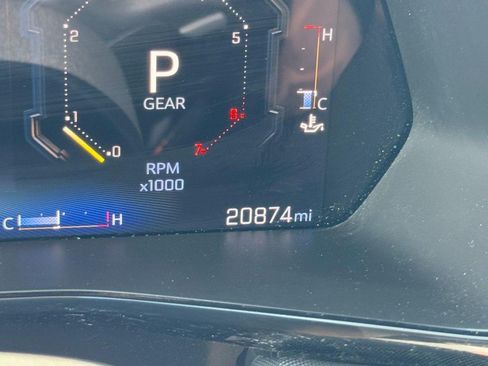 Used 2024 Chevrolet Colorado Z71 w/ Z71 Convenience Package 2 AWD/4WD image 18