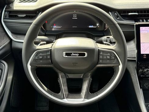 Used 2024 Jeep Grand Cherokee L Limited w/ Luxury Tech Group II image 14