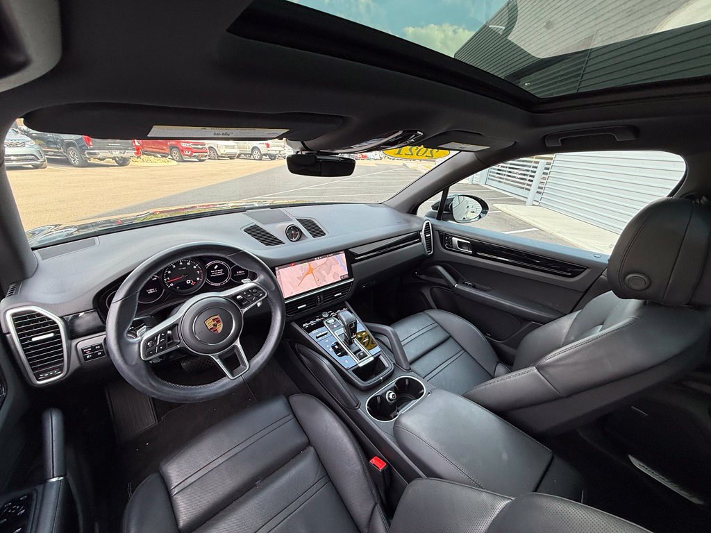 Used 2021 Porsche Cayenne AWD/4WD image 25