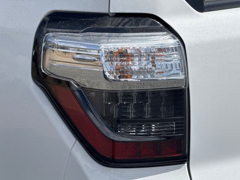 Used 2022 Toyota 4Runner SR5 Premium w/ Moonroof Package RWD image 49