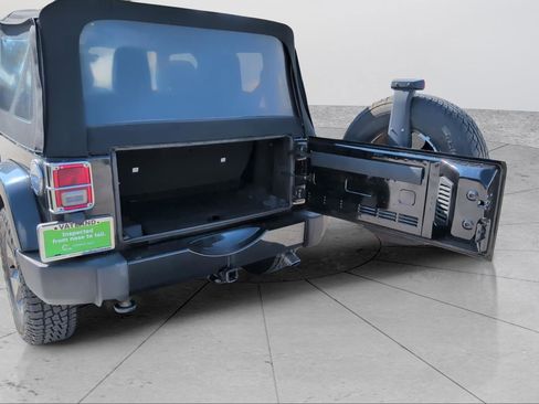 Certified 2016 Jeep Wrangler Sahara w/ Mopar Chrome Edition Group image 30