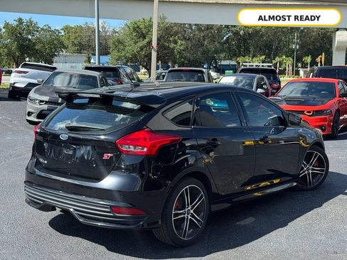 Used 2017 Ford Focus ST FWD image 4