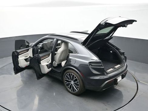 Certified 2024 Porsche Macan 4 Electric AWD/4WD image 29