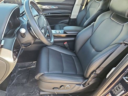 Used 2025 Genesis GV70 2.5T image 16