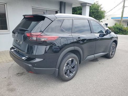 Used 2026 Nissan Rogue SV w/ SV Premium Package FWD image 8