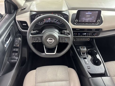 Used 2024 Nissan Rogue SV FWD image 27