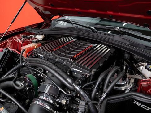 Used 2018 Chevrolet Camaro ZL1 RWD image 17
