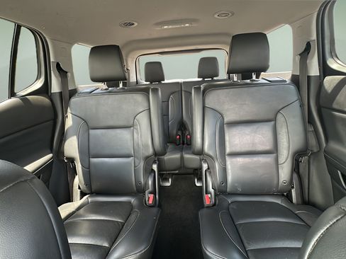 Used 2019 GMC Acadia SLT FWD image 19