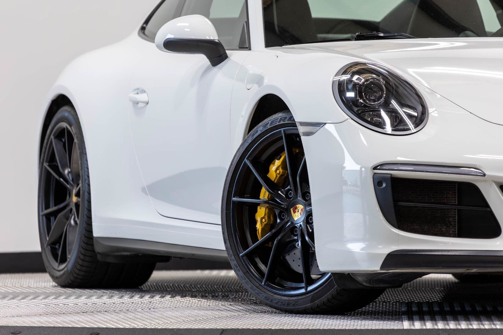 Used 2019 Porsche 911 Carrera GTS RWD image 2