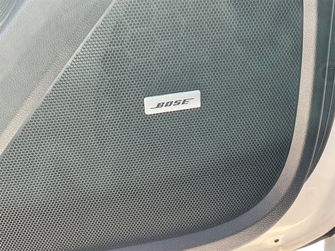 Used 2022 Chevrolet Traverse RS image 19