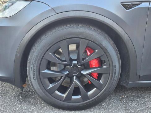 Used 2022 Tesla Model X image 17