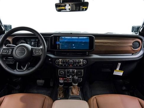 Used 2025 Jeep Gladiator Rubicon w/ Safety Group image 15