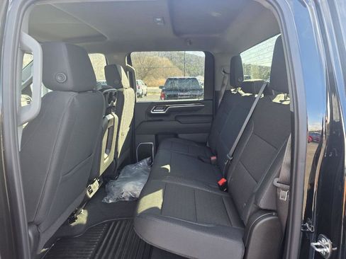 New 2026 GMC Sierra 2500 SLE w/ SLE Value Package; AWD/4WD image 25