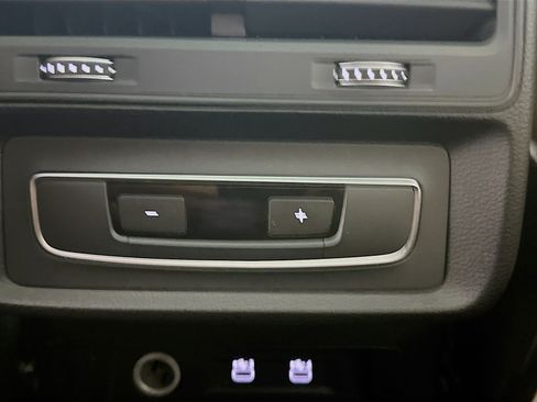 Used 2021 Audi Q7 3.0T Premium w/ Convenience Package image 27