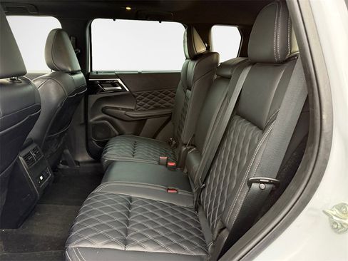 Used 2023 Mitsubishi Outlander SEL Black Edition image 24