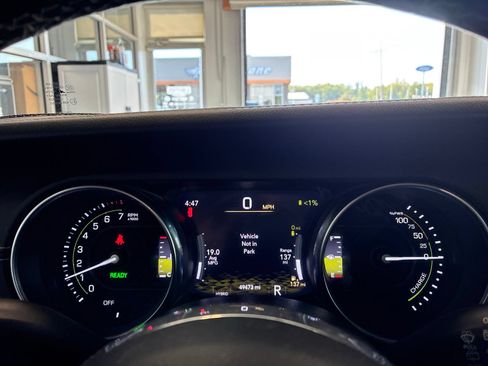 Used 2023 Jeep Wrangler Unlimited Sahara w/ Cold Weather Group AWD/4WD image 23