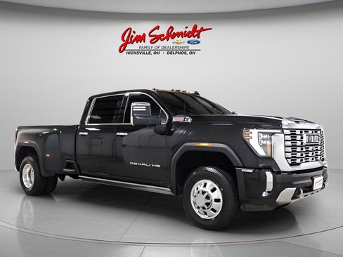 Used 2025 GMC Sierra 3500 Denali w/ Denali Reserve Package AWD/4WD image 1