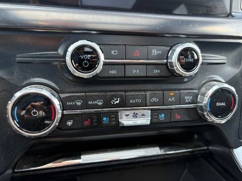 Used 2025 Ford F150 Lariat AWD/4WD image 29