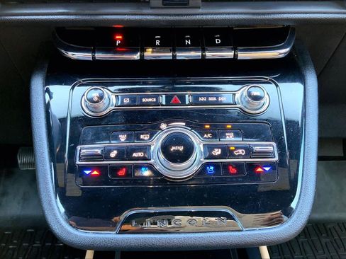 Used 2021 Lincoln Corsair Reserve w/ Equipment Group 201A FWD image 34