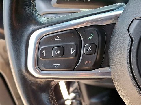 Used 2021 Jeep Wrangler Unlimited Sahara w/ Cold Weather Group AWD/4WD image 21