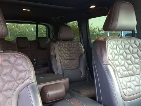 Used 2025 Nissan Armada Platinum w/ Convenience Package RWD image 14