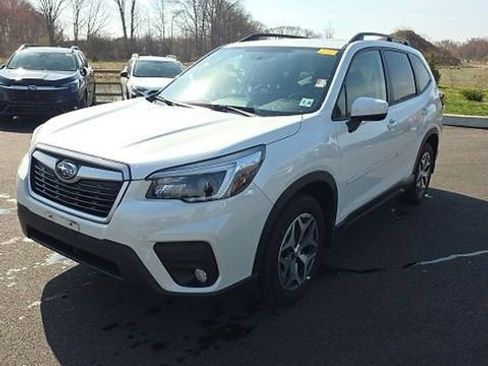 Used 2021 Subaru Forester Premium image 1