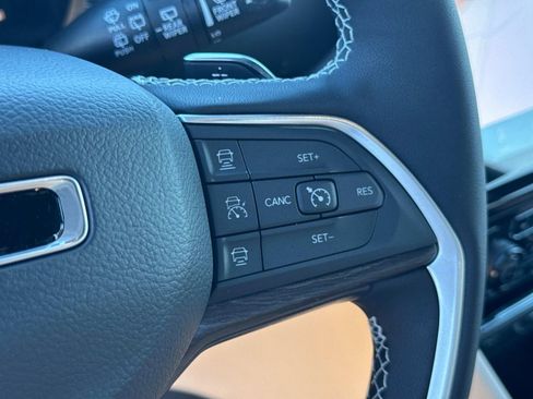 New 2025 Jeep Grand Cherokee L Limited image 27