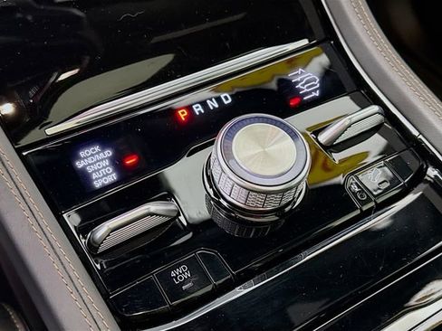 Used 2023 Jeep Grand Cherokee Summit image 17