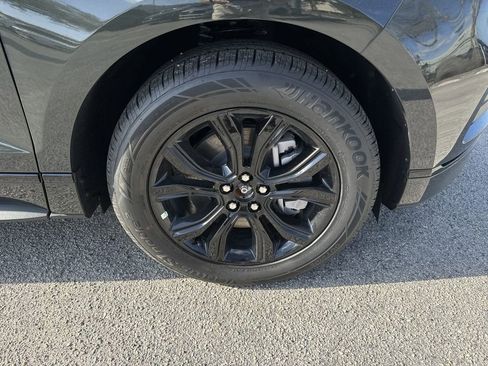 New 2024 Ford Edge SE w/ Black Appearance Package image 11