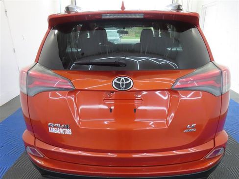 Used 2016 Toyota RAV4 LE image 11