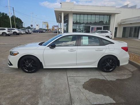 Used 2023 Honda Civic Sport image 2