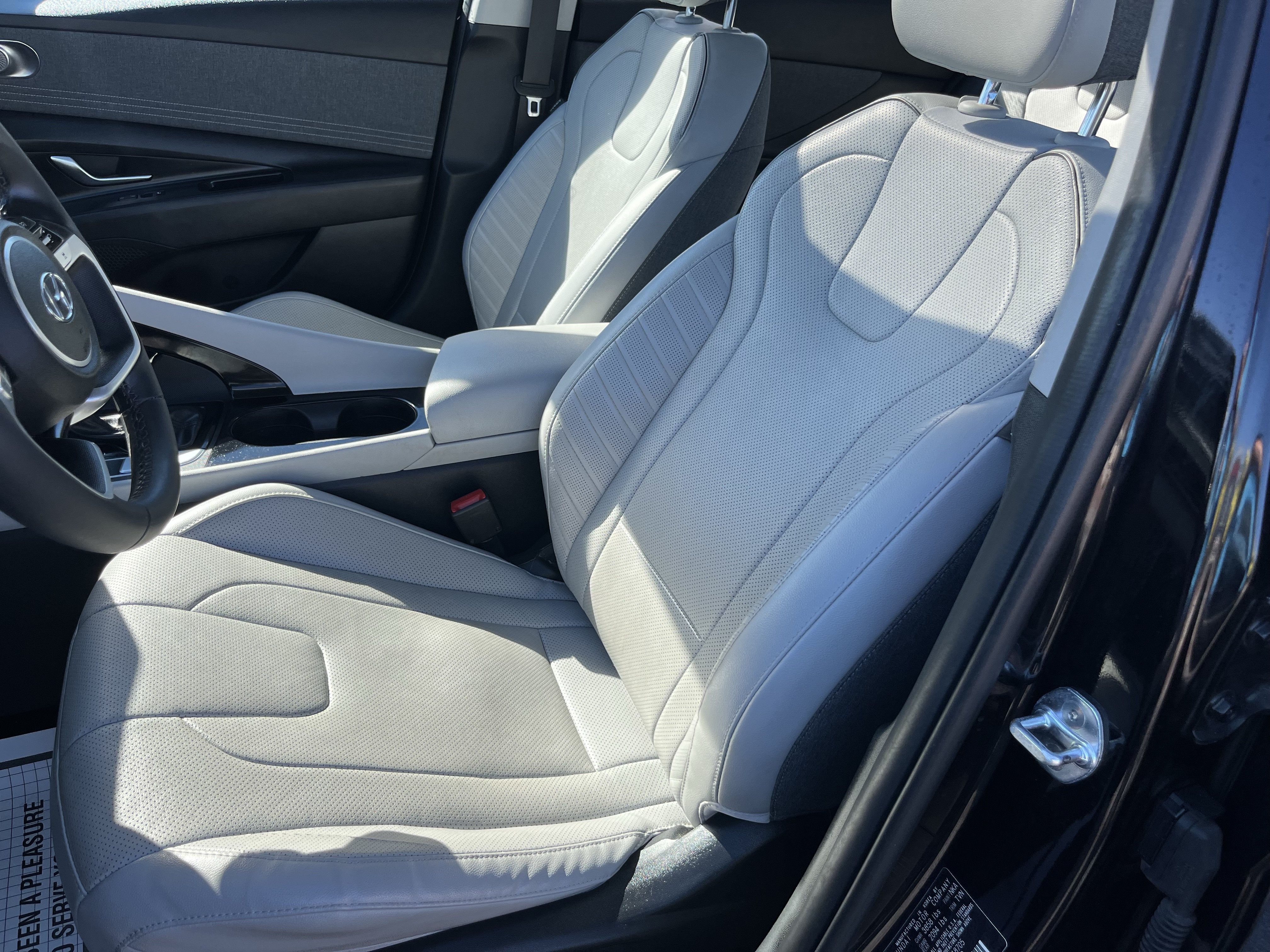 Used 2022 Hyundai Elantra Limited FWD image 15