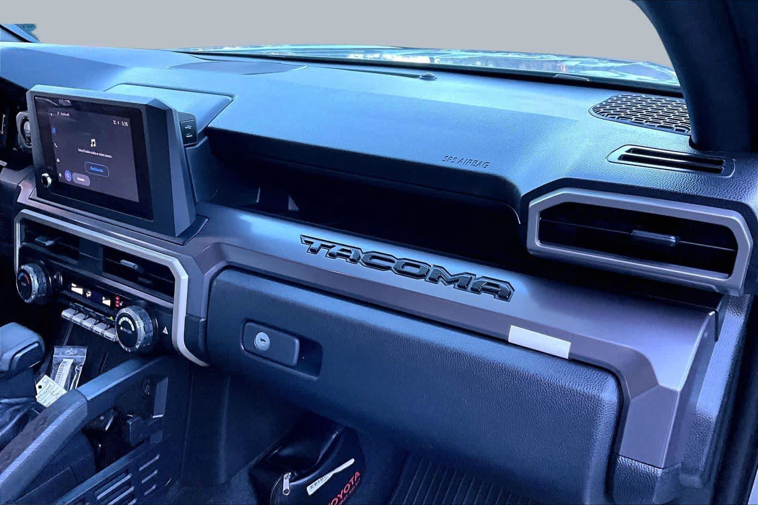 Certified 2026 Toyota Tacoma SR5 AWD/4WD image 17