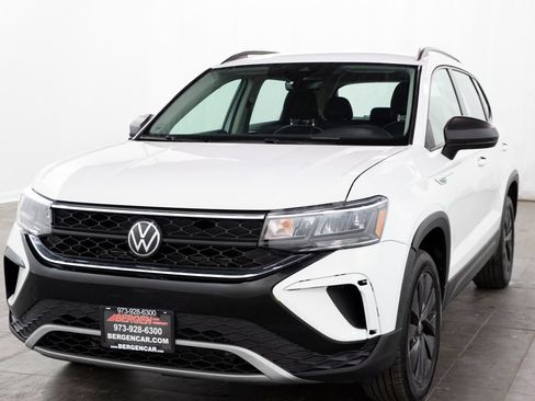 Used 2024 Volkswagen Taos S FWD image 4