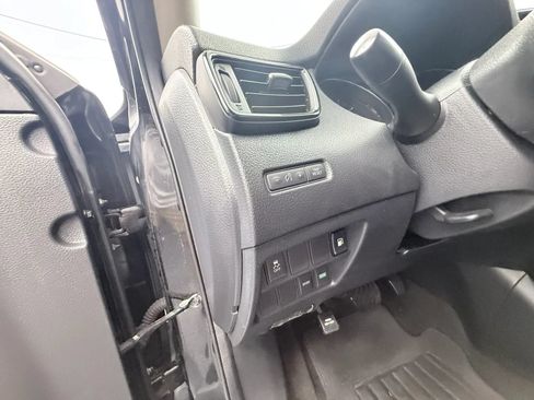 Used 2018 Nissan Rogue S FWD image 27