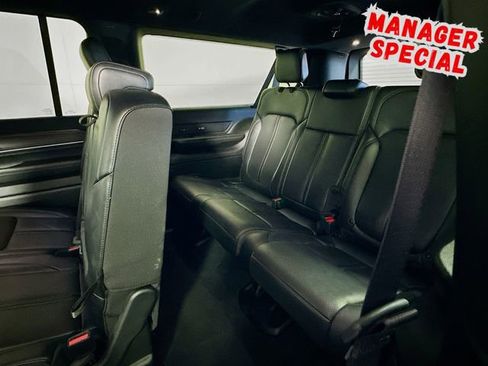 Used 2024 Jeep Wagoneer L Series II w/ Flexible Seating Group RWD image 29