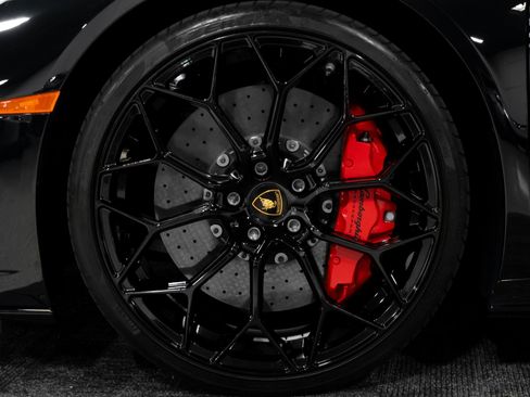 Used 2020 Lamborghini Huracan EVO AWD/4WD image 28