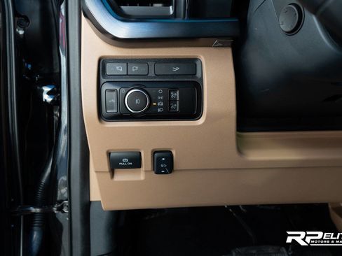 Used 2023 Ford F450 Lariat w/ FX4 Off-Road Package image 45