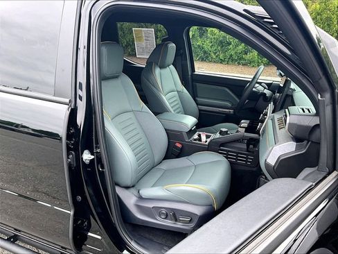 Used 2024 Toyota Tacoma 4x4 Double Cab Hybrid image 11
