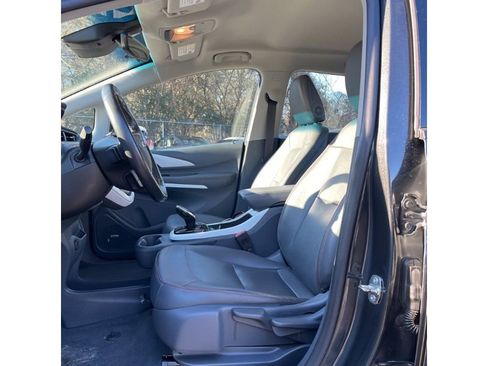 Used 2021 Chevrolet Bolt Premier w/ Infotainment Package image 5