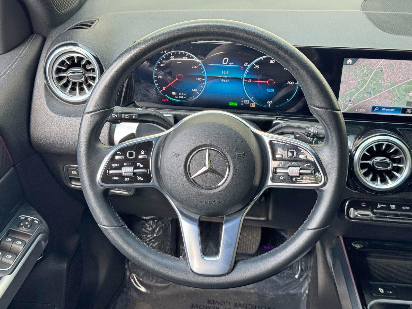 Used 2023 Mercedes-Benz EQB 300 4MATIC w/ Exclusive Package image 20