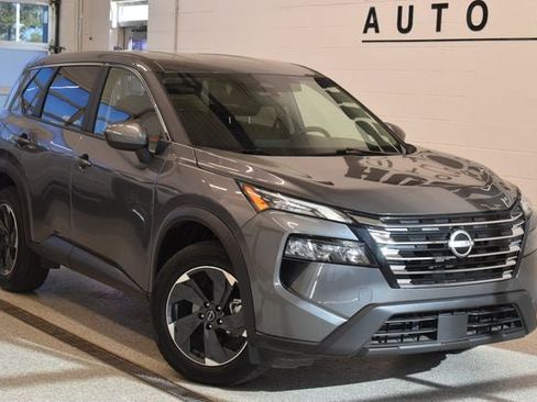 Used 2025 Nissan Rogue SV AWD/4WD image 1