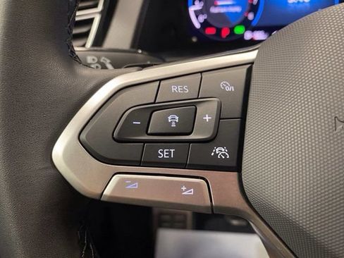Used 2024 Volkswagen Atlas Peak Edition SEL AWD/4WD image 32
